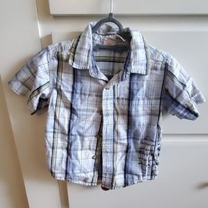 Short sleeve button‎ down shirt